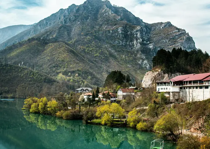O Norte Escondido da Bósnia – Cascatas, Castelos & Tradições Gourmet - Jajce & Travnik: Bósnia Real & Elegância Otomana - Foto do dia