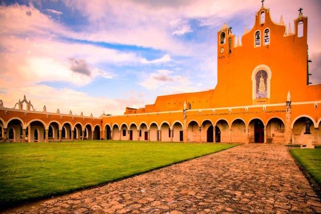 Immersion au cœur du monde maya : 4 jours de découverte - Mérida - Izamal - Cancún - Merida - Izamal - Cancún