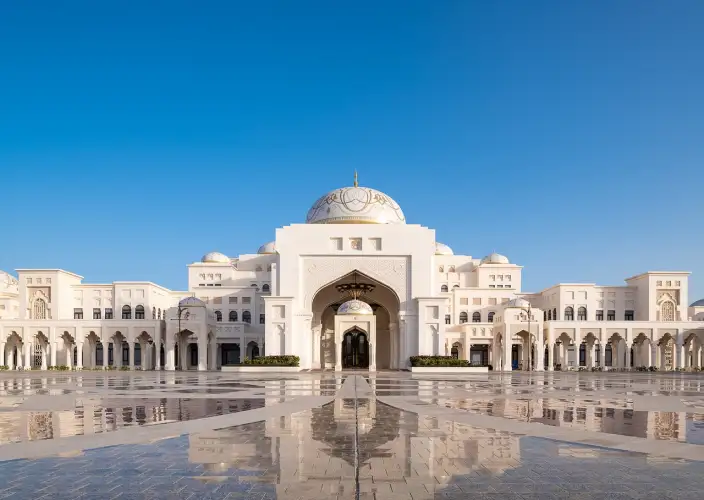 Volledig verblijf in de Verenigde Arabische Emiraten - 9 dagen - Ochtendsafari in de Liwa-woestijn en transfer naar de oase van Al Ain. - Safari matinal dans le désert de Liwa et transfert à l'oasis d'Al Ain.