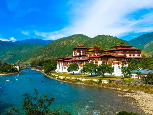 Classic Bhutan Tour with Hikes