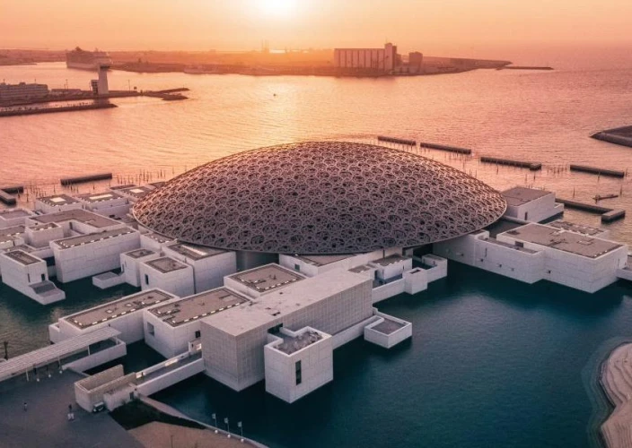 De wonderen van Dubai - Bezoek aan de stad Abu Dhabi met het Louvre-museum. - Visite de la ville d'Abu Dhabi avec le musée du Louvre