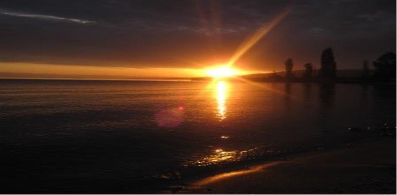 Trekking op ontdekking van het Song Koul-meer - Ontspanning aan het meer. - La détente au bord du lac.
