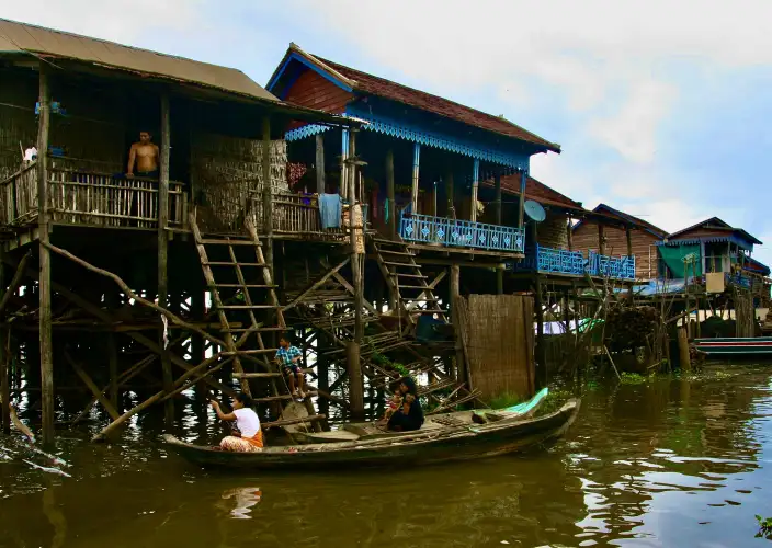 De terugkeer naar het Tonle Sap-meer + Kratie (dolfijnen) + Kep (kust) - Kompong Thom en drijvende dorpen. Landelijk leven, pagodes en tempels - Foto van de dag