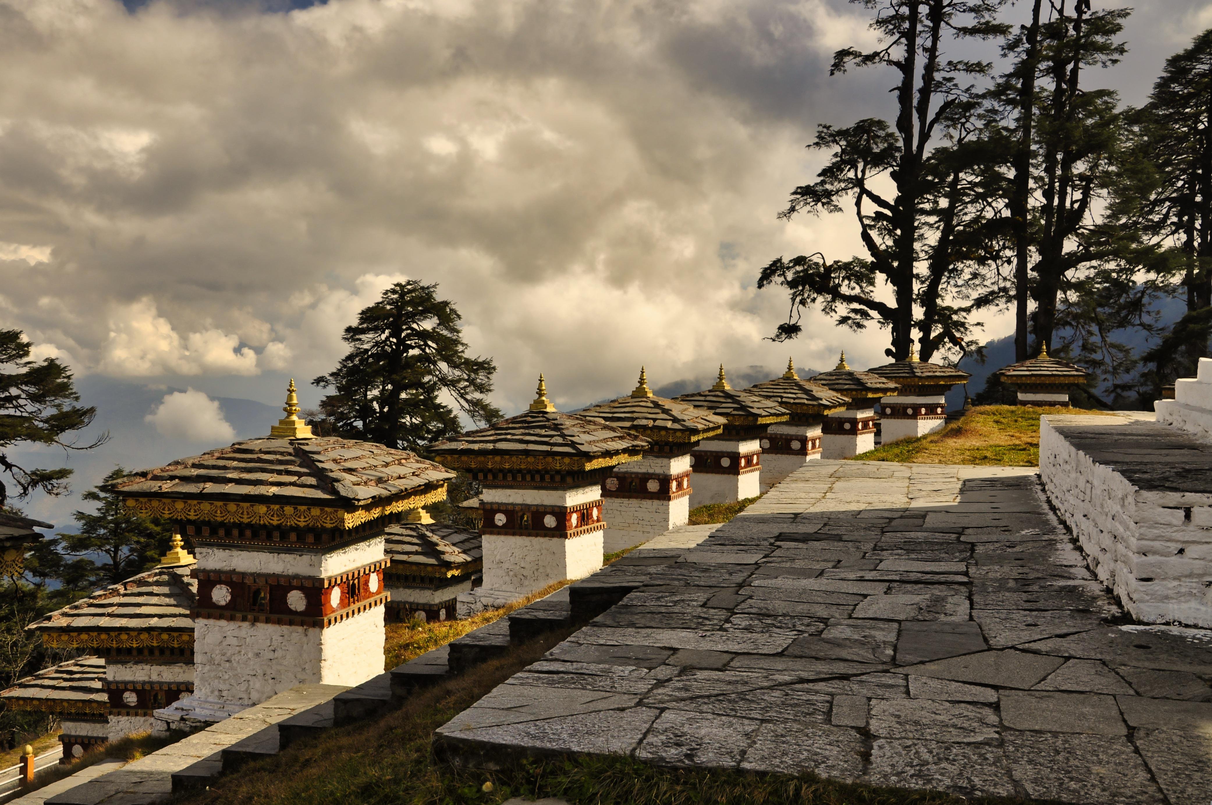 Circuito Cultural Nepal - Bután - Conduzca a Punakha vía el Paso Dochula - 3100m - Turismo en Punakha - Foto del día