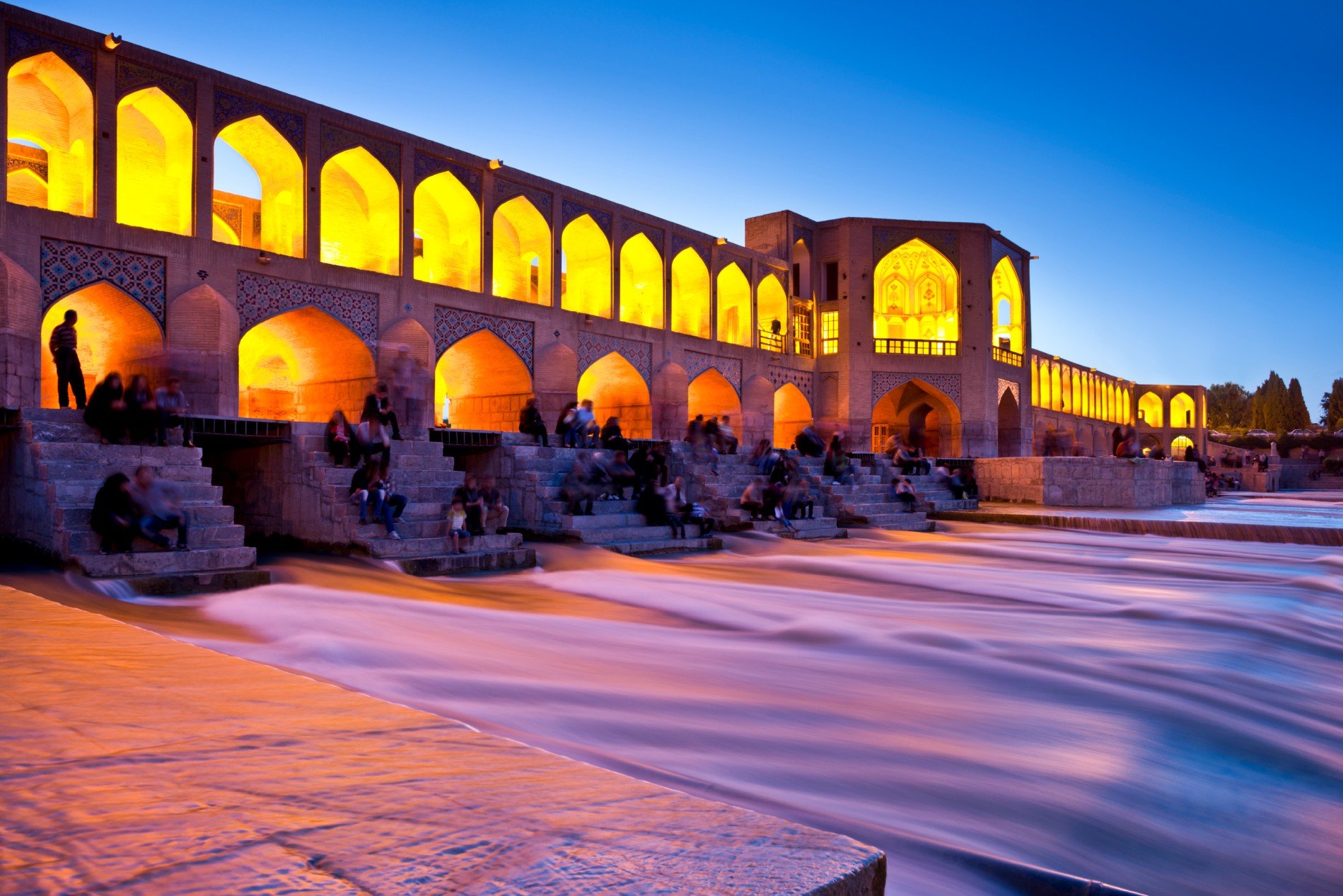 Een smaak van Iran - Vertrek uit Yazd - aankomst in Isfahan (360 km) - Départ de Yazd - l'arrivée à Ispahan (360km)