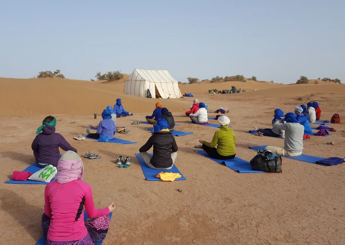 Yoga & caminhada na suavidade das dunas - Noite em acampamento - Foto do dia