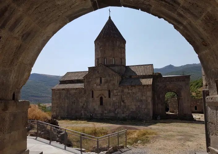 Armenia en 9 días / 8 noches - Garni – Gueghard – Matenadaran – Vernissage - Foto del día