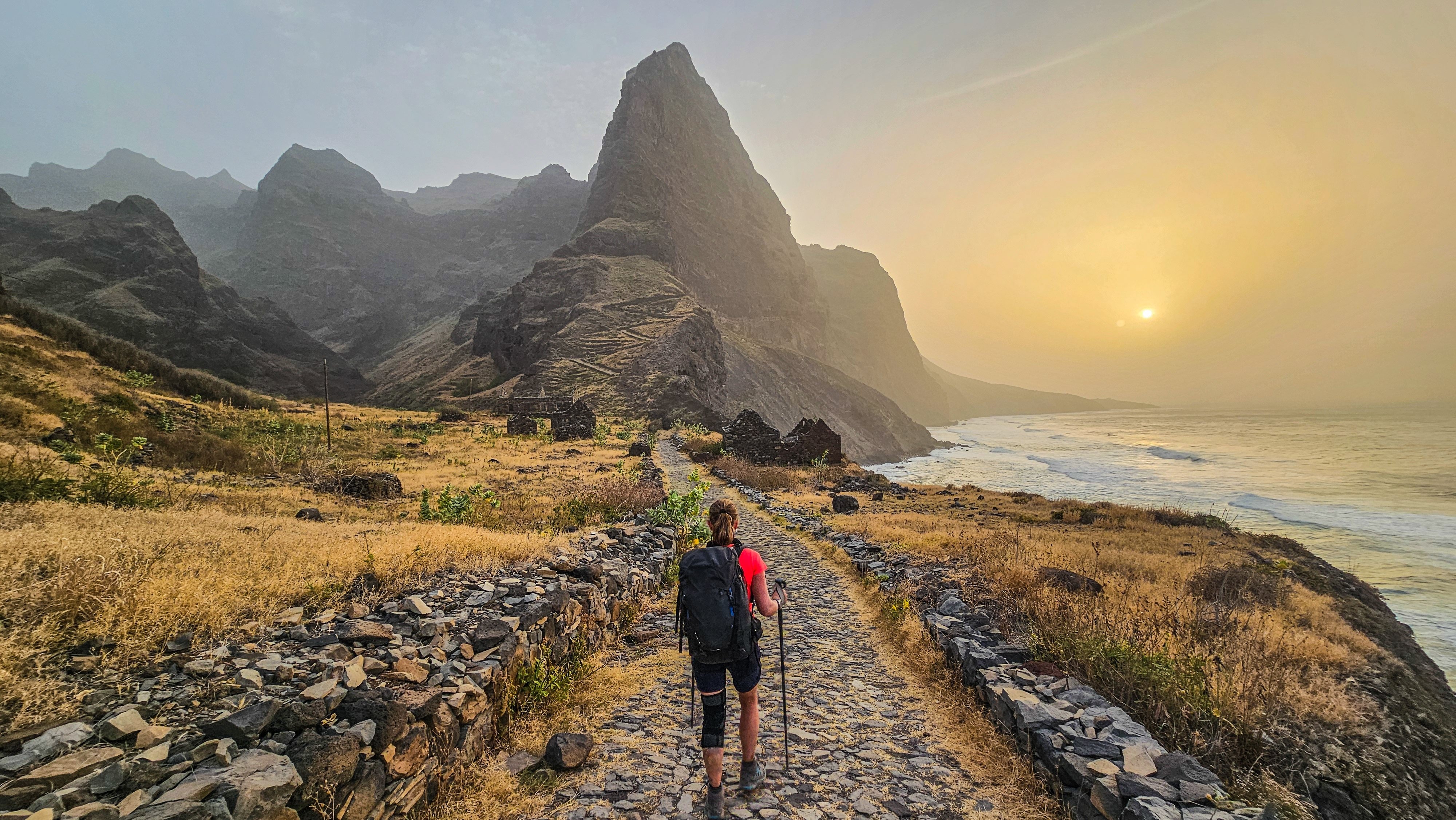 Cape Verde: selection of the best hikes - Hiking on the coastal trail - Randonnée Sentier côtier