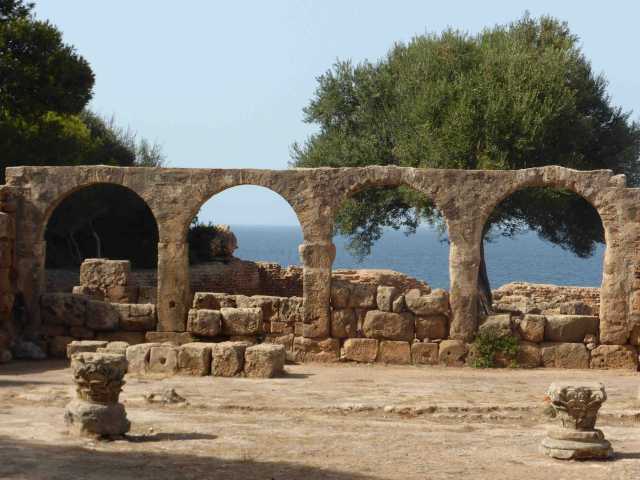 Authentic Algerian desert by 4x4.
