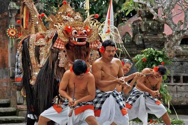 Dorpen, tempels en Balinese natuur