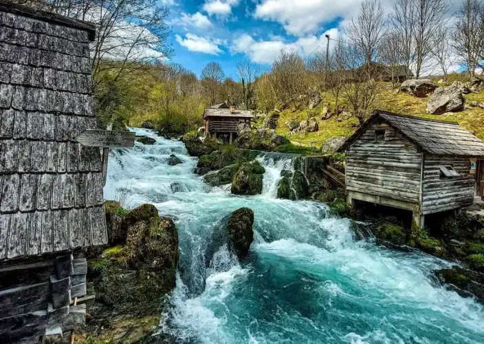 O Norte Escondido da Bósnia – Cascatas, Castelos & Tradições Gourmet - Parque Nacional Una: a Coroa Esmeralda da Bósnia - Foto do dia