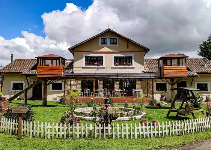 Cotopaxi Lama Express - Arrivée à l'Hostería PapaGayo Cotopaxi - Photo of the day