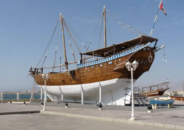Fuga in Oman - Avventura tra le maestose montagne, il deserto e il mare dell'Oman - WAHIBA SANDS – BEDUINI-SUR-COSTRUZIONE DI DHOW – RAS AL JINZ - TARTARUGA - Foto del giorno
