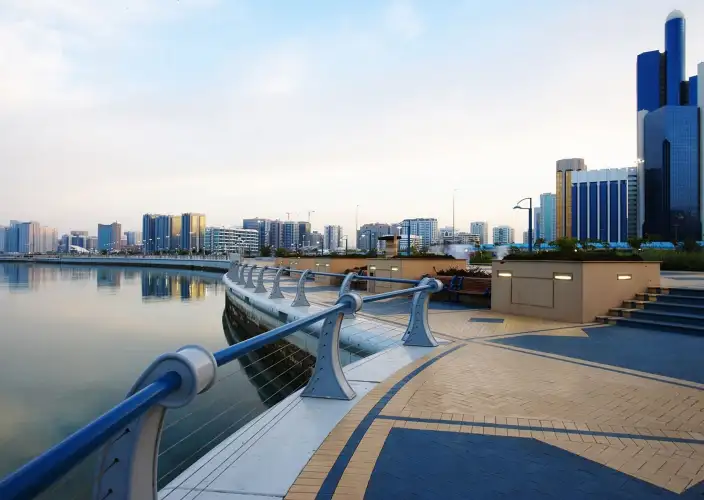 Volledig verblijf in de Verenigde Arabische Emiraten - 9 dagen - Bezoek aan de stad Al Ain en transfer naar Dubai. - Visite de la ville d'Al Ain et transfert à Dubaï.