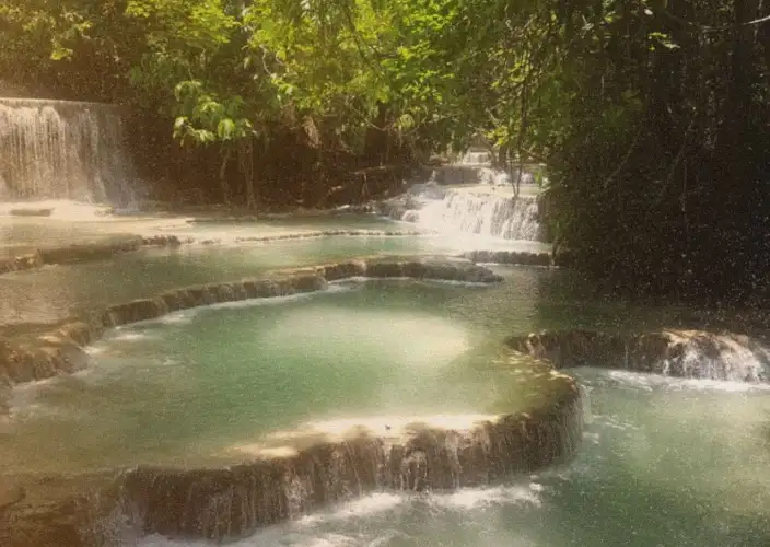 10 unique experiences to enjoy with friends in the heart of northern Laos - Nature and wonder at the Kuang Si Falls - Photo of the day