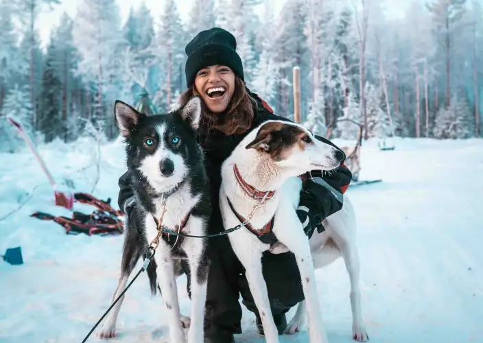 Retiro Ártico del Cartero - Abraza la magia de Laponia - Foto del día