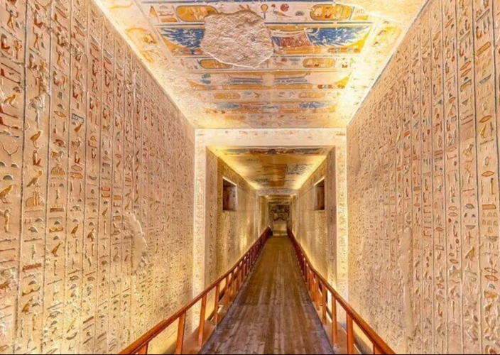 Koninklijke Expeditie in Egypte - Westelijke Jordaanoever – Luchtballonvaart (optioneel) – Vlieg naar Caïro - Foto van de dag