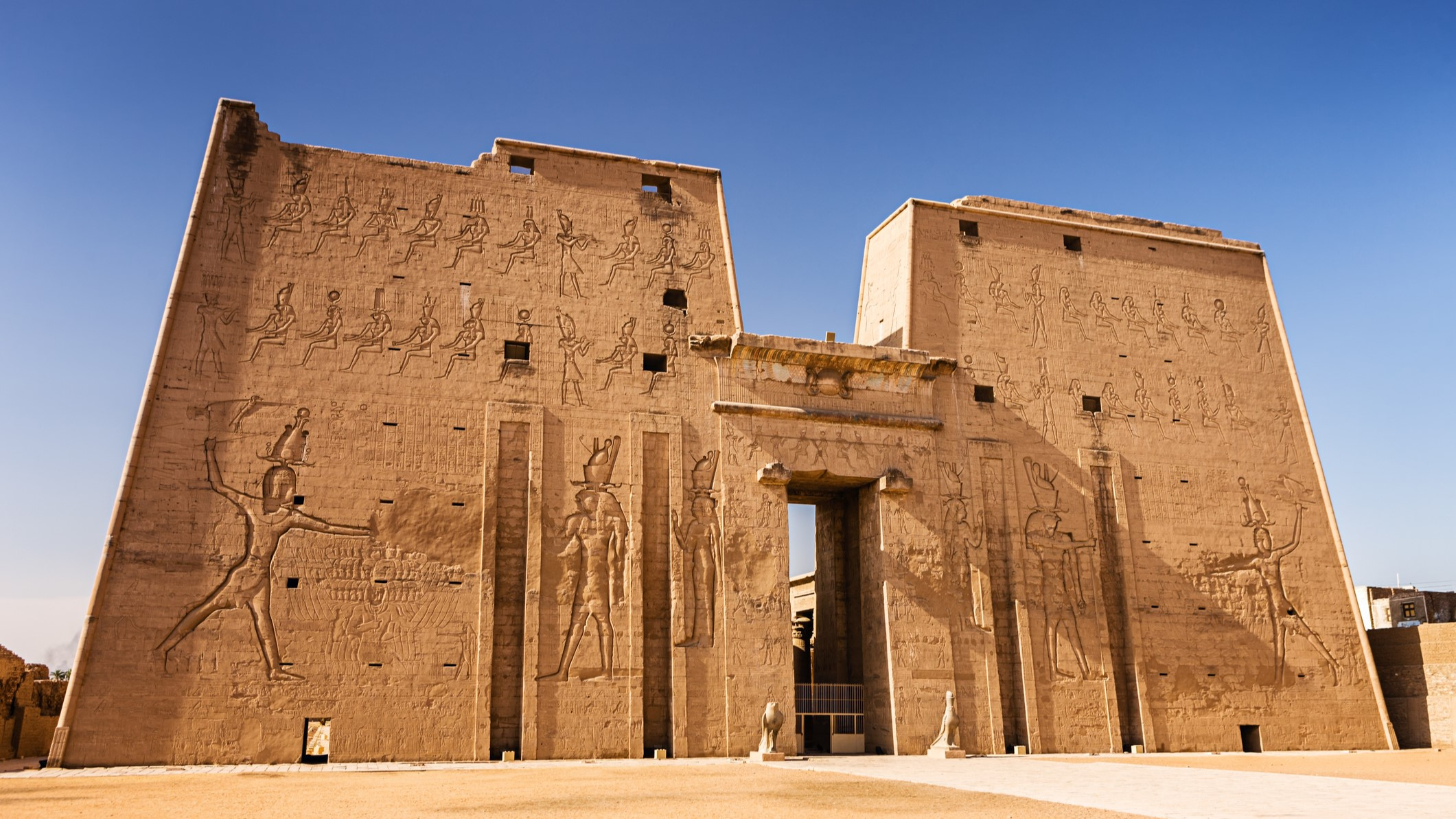 Egitto Svelato: 12 Giorni di Patrimonio e Scoperta - Viaggio a Edfu e Kom Ombo – Templi e paesaggi tranquilli 🐎🌴🏛️ - Foto del día