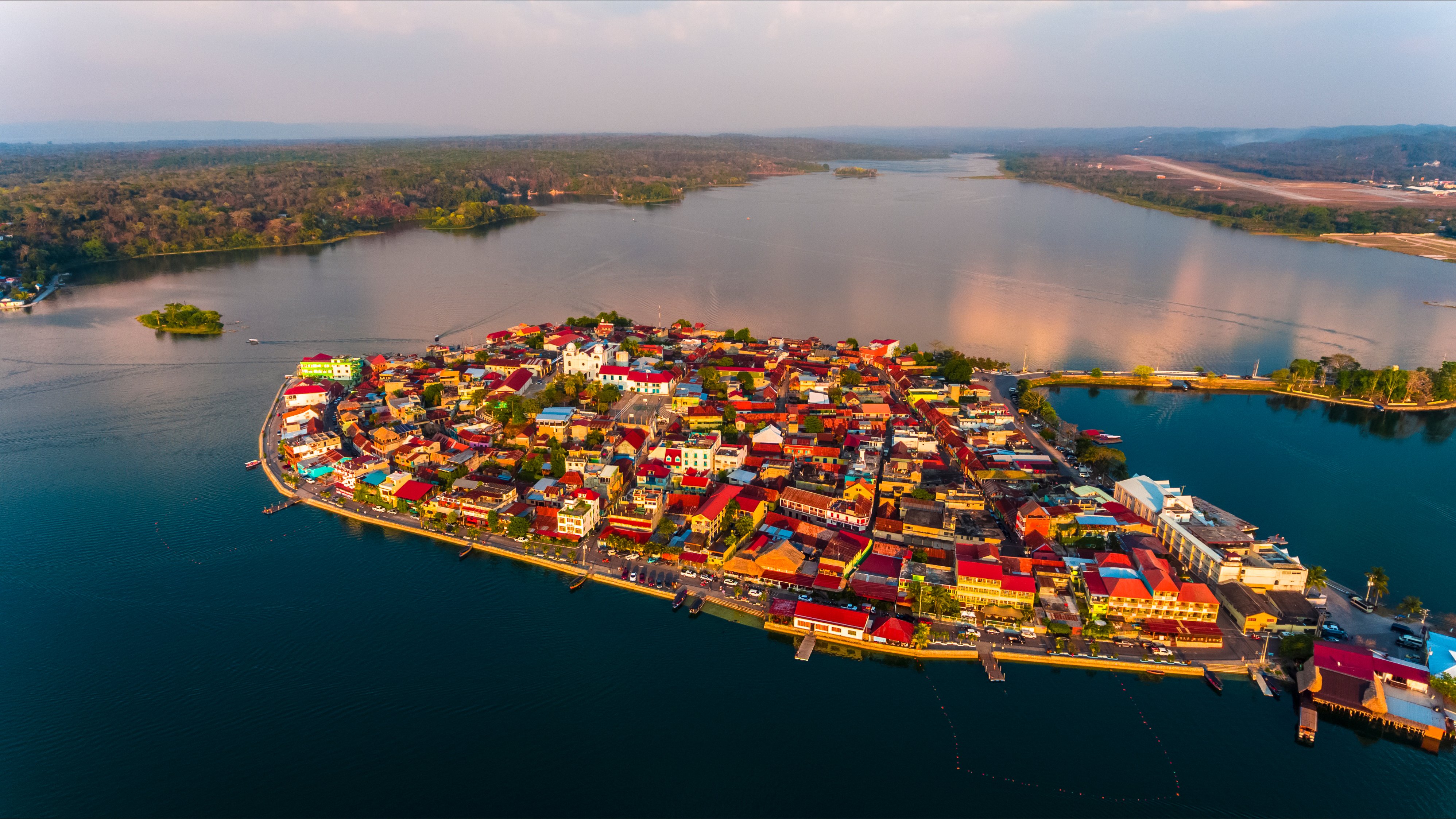 Guatemala zu Fuß: Vulkanische Wanderungen und versteckte Pfade - Besuch der Isla de Flores - Tagesfoto