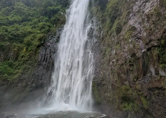 Budget-Safari und authentisches Abenteuer: Entdecken Sie ganz Tansania - Materuni & Chemka Heiße Quelle - Photo du jour