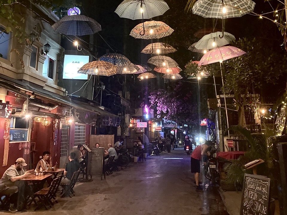 De terugkeer naar het Tonle Sap-meer + Kratie (dolfijnen) + Kep (kust) - Bezoeken in Phnom Penh, de bruisende hoofdstad van het land - Foto van de dag