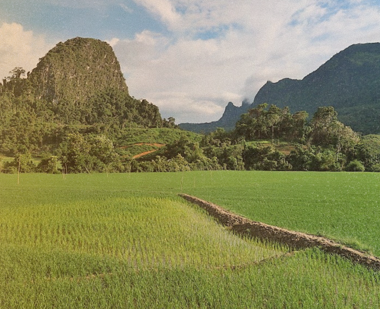 Charming Getaway in Laos for Couples - Laotian countryside and rivers of the north - Photo of the day