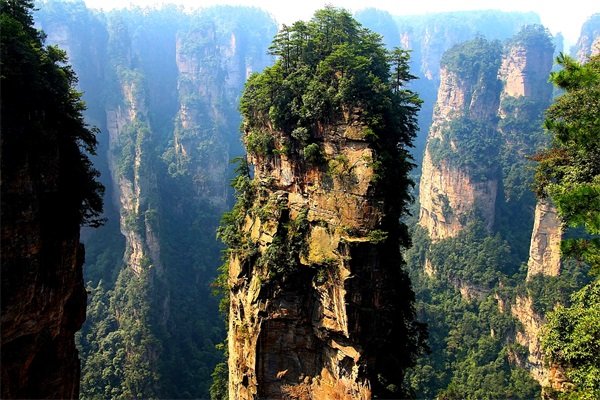 Merveilles naturelles et aventure auprès des groupes ethniques du sud de la Chine - Prenez l'ascenseur Bailong pour admirer la montagne Avatar Hallelujah et visitez la réserve de Tianzishan. - Avatar Hallelujah Mt.