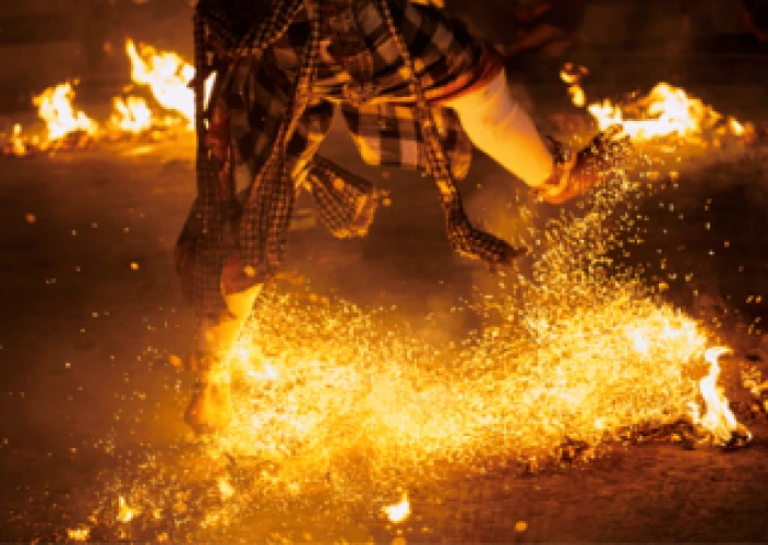 Voyage spirituel à Bali : yoga, purification et reconnexion au cœur de l’île des Dieux. - Là où la terre rencontre l’océan - Photo du jour