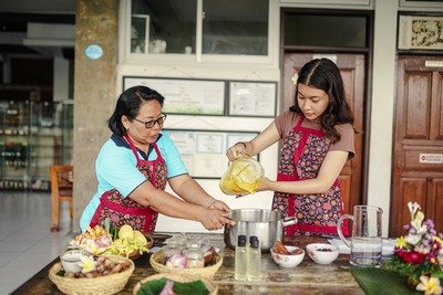 Voyage spirituel à Bali : yoga, purification et reconnexion au cœur de l’île des Dieux. - Feu sacré & plantes magiques - Photo du jour