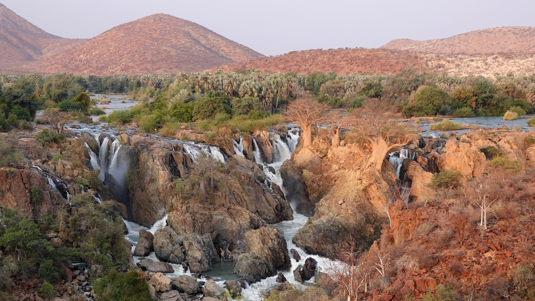 Die Flüsse Namibias - Himba-Land und Epupa-Fälle - Tagesfoto