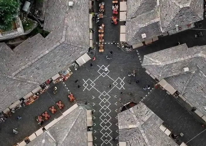 Albânia com todos os sentidos, uma viagem única para todos - Tradições de Përmet e da cidade de pedra de Gjirokastër - Foto do dia