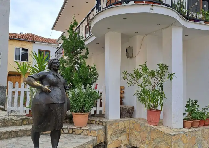 Albânia com todos os sentidos, uma viagem única para todos - Lagos, aldeias antigas e paisagens tranquilas - Foto do dia