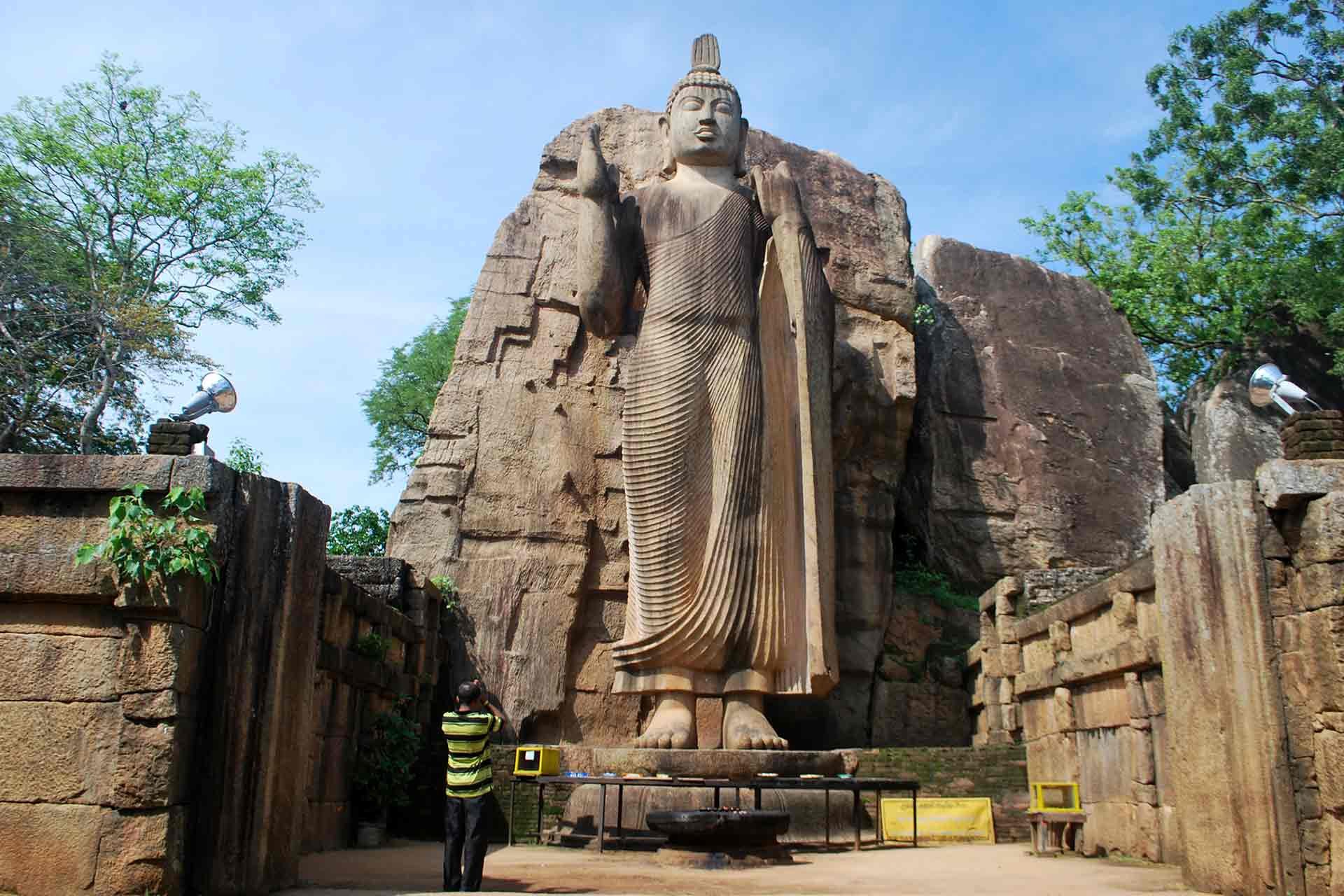 Sri Lanka: 50 tinten groen - Anuradhapura naar Aukana en Ritigala - Sigiriya (2 u) - Anuradhapura a Aukana et Ritigala - Sigiriya (2 h)