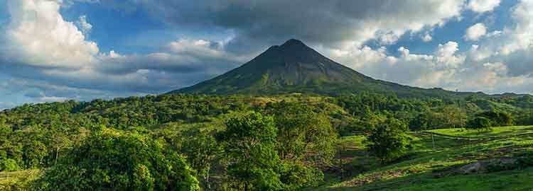 Les 3 éléments : jungle, volcan, océans. - Volcan Arenal - Volcan Arenal