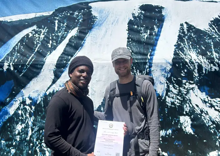 7 Dias de Trekking no Monte Kilimanjaro – Rota Lemosho - Mweka Camp para Mweka Gate – Viagem de carro para Moshi ou Arusha - Foto del día