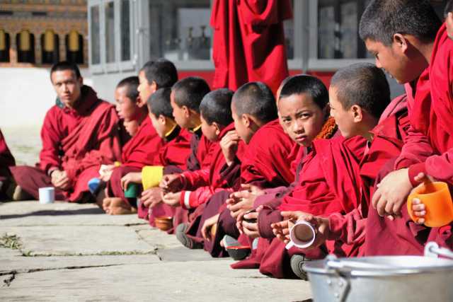 Tour culturale del Bhutan occidentale via Nepal