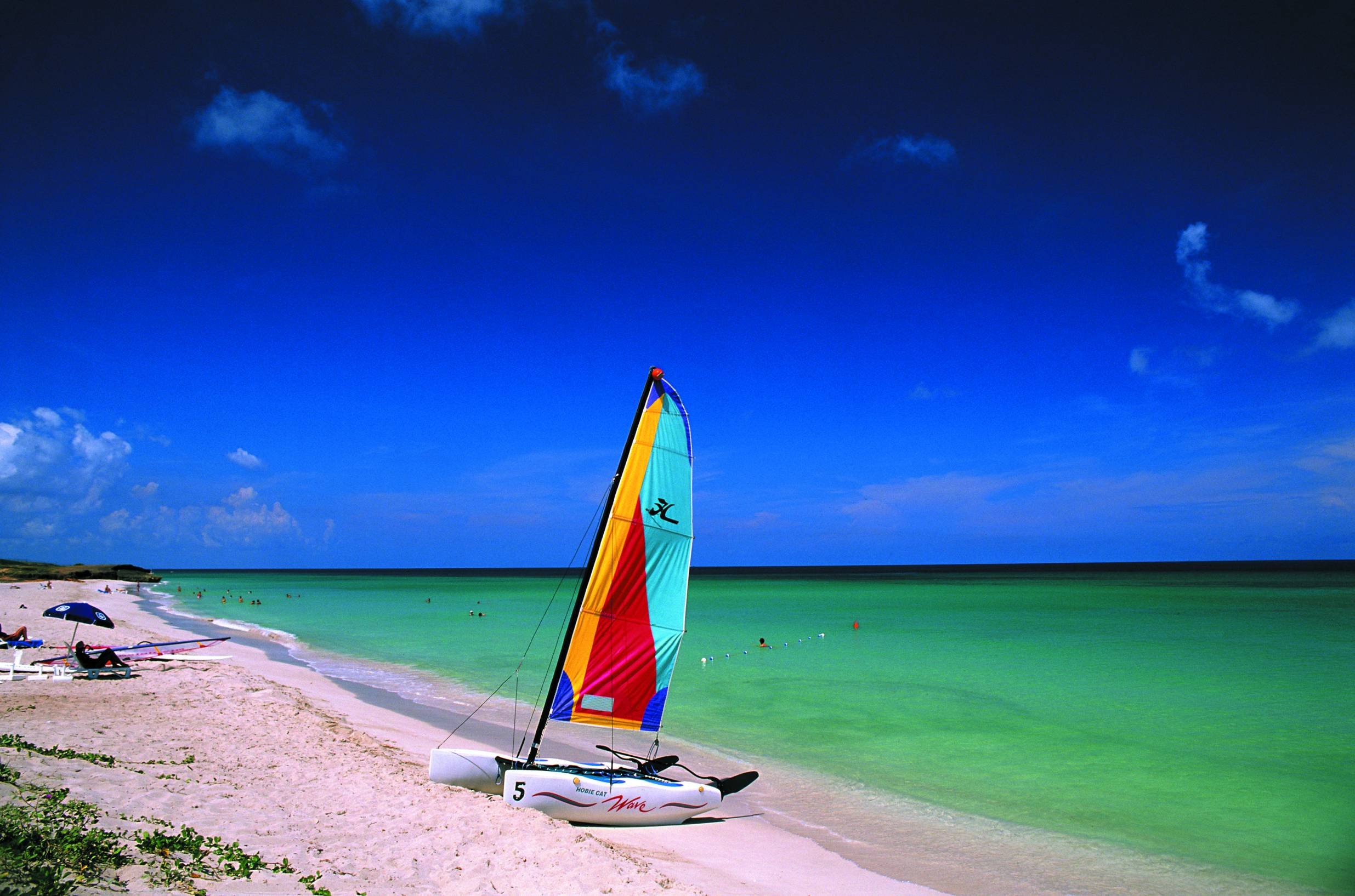 Hi Cubans! - Here, it's paradise. - Ici, c'est le paradis