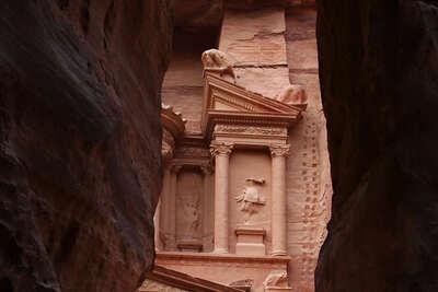 Discovering Jordan: history and culture - Petra, the pink city. - 6ecce0593e39db5384a90bc676590627