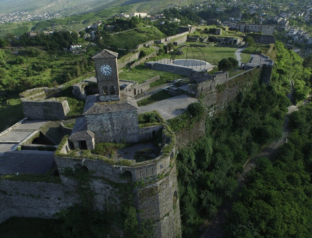 Au cœur du pays des aigles – un voyage entre histoire et nature - Jour 8 – Gjirokastër – Forteresse et mémoire - Tagesfoto
