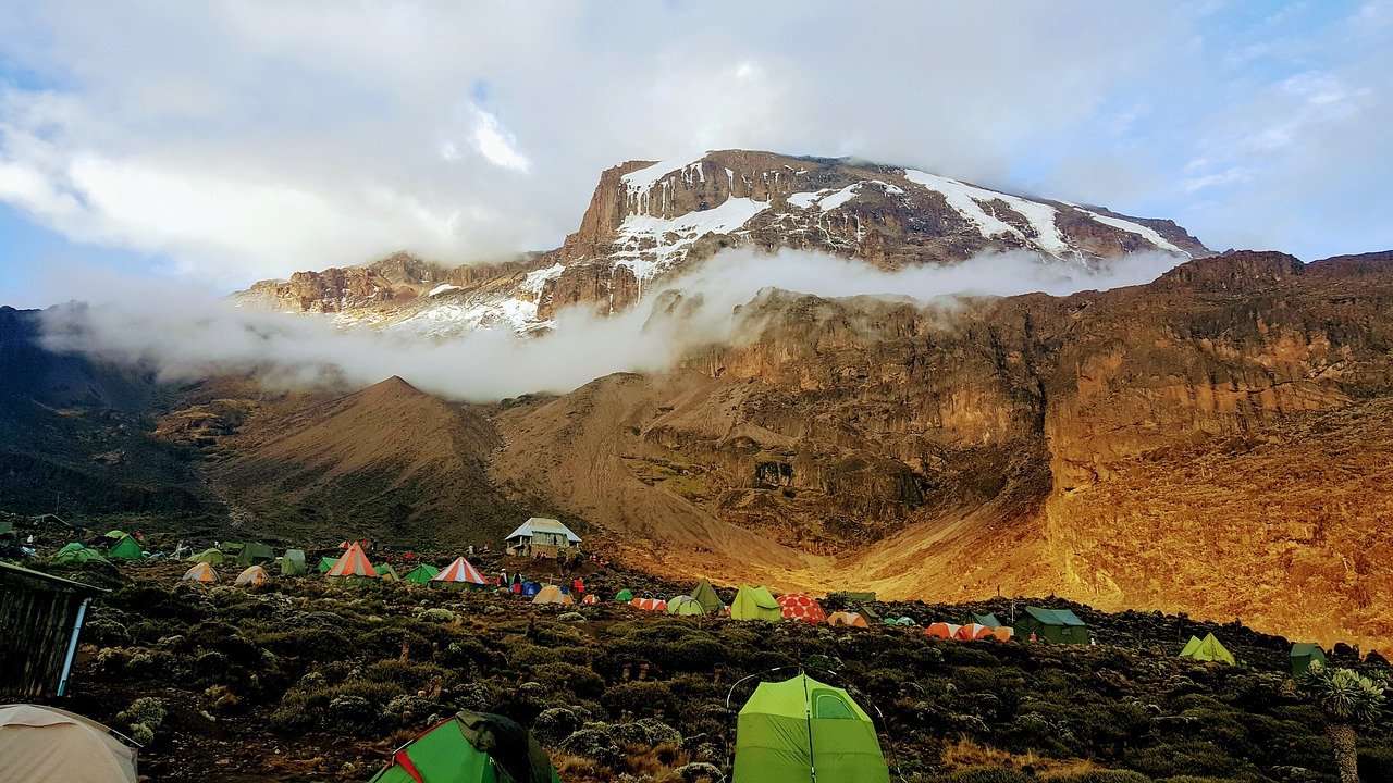 8 jours d'ascension du Kilimandjaro par la voie Machame - Camp Machame - Camp Shira (3840m) - Camp Machame - Camp Shira (3840m)