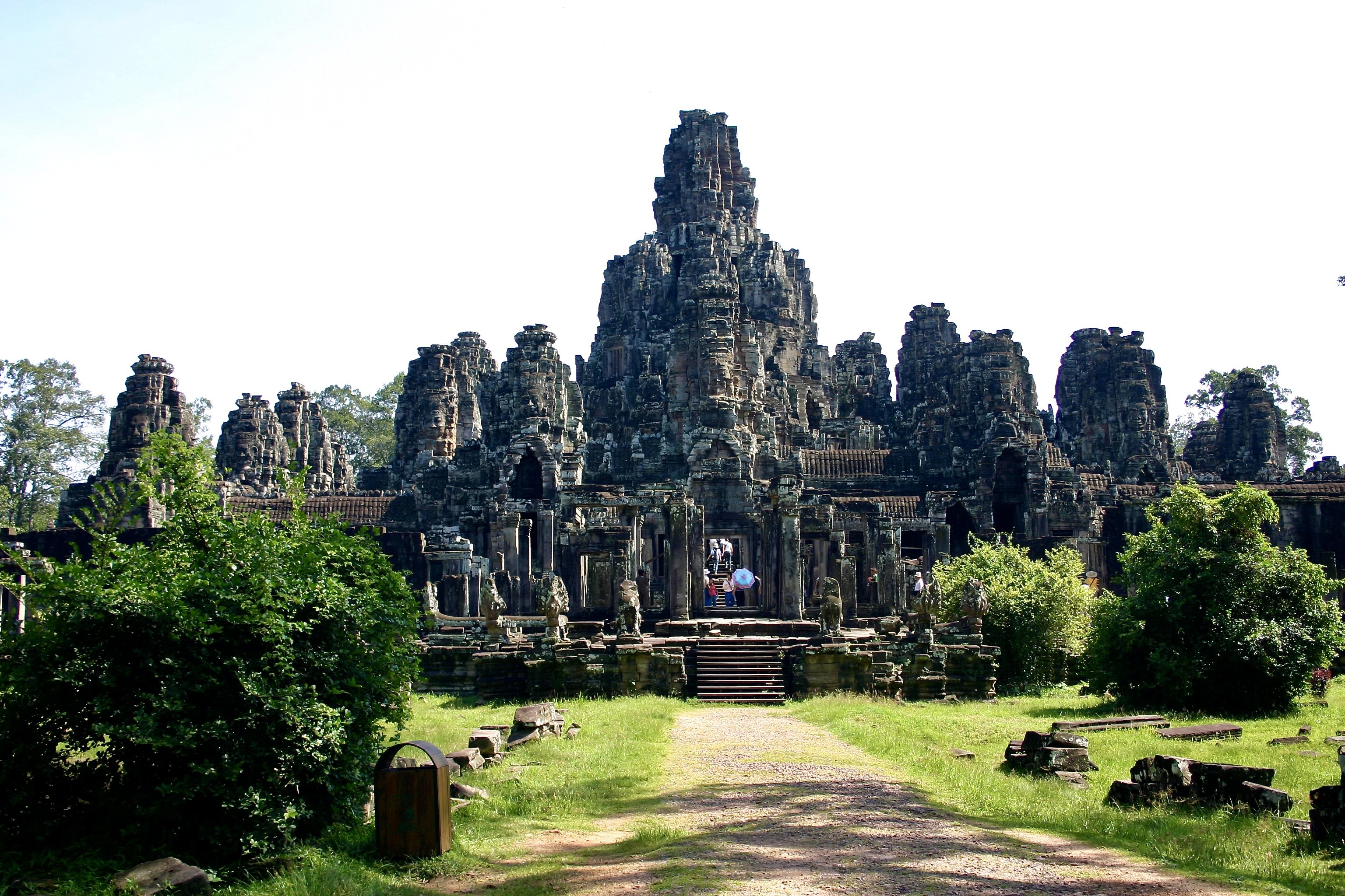 The loop around the lake + Kratie (dolphins) + Banteay Chmar - Angkor Temples 1 - Photo of the day