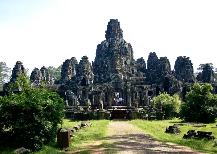 The loop around the lake + Kratie (dolphins) + Banteay Chmar - Angkor Temples 1 - Photo of the day