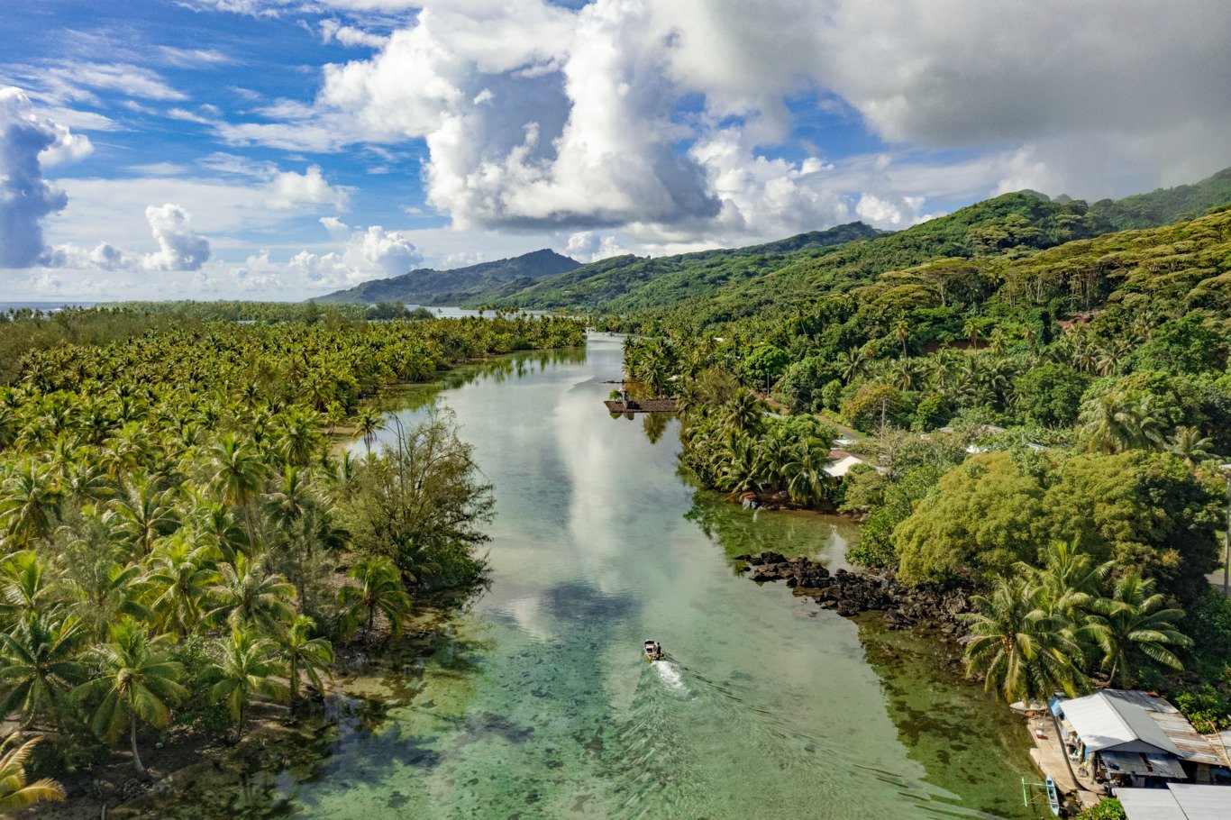 Live like Polynesians - Huahine - Photo of the day