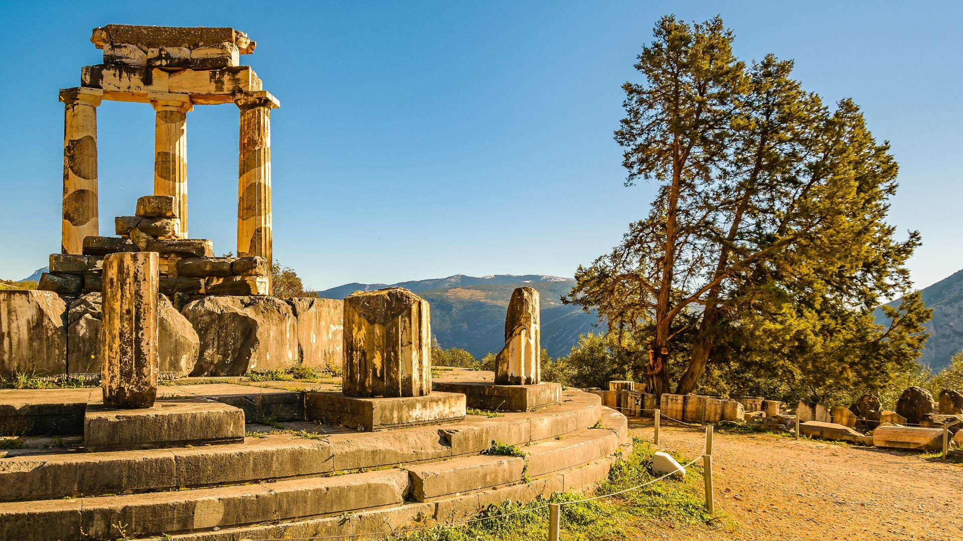 Athens Essentials – A City Break - Full-day tour to Delphi: organized and regular, guided, with lunch at a local restaurant - Photo of the day