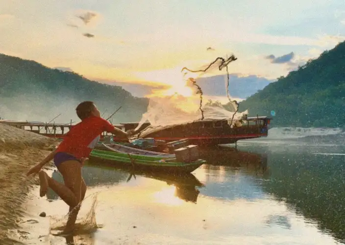 The 7 treasures of Laos: a family odyssey from north to south - Cruise on the Nam Ou and visit to the Buddha caves - Photo of the day