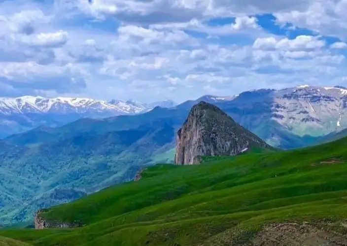The colors of Armenia - Goris or Yeghegnadzor / Selim Caravanserai / Noratus / Sevan / Dilijan - Photo of the day