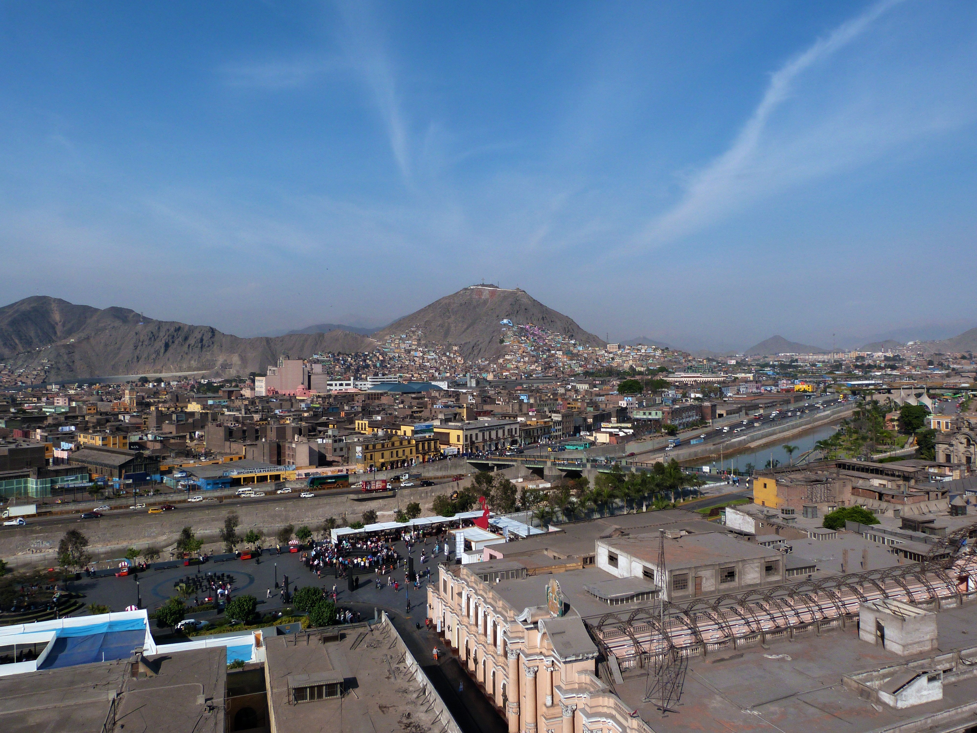 Nos trilhos do sul do Peru - Centro de Lima - Foto do dia