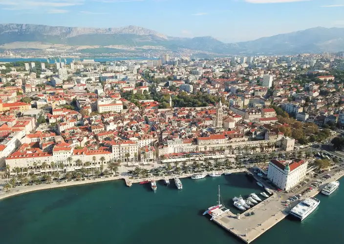 Croácia Autêntica - Split (UNESCO) - pernoite na baía de Split - Split