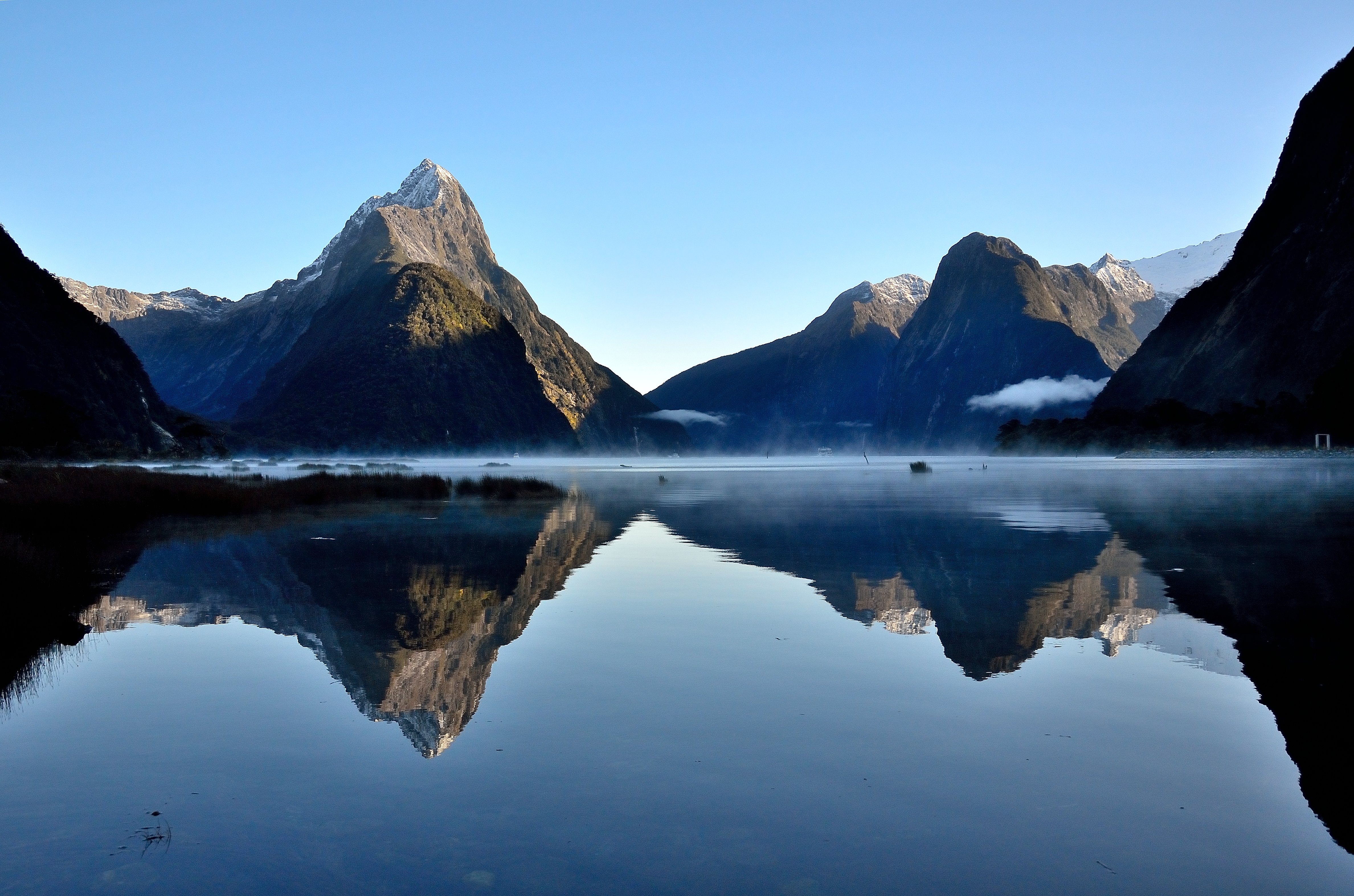 Stopover in Aotearoa - Te Anau, the gateway to the fjords and a cruise on Milford Sound - Photo of the day