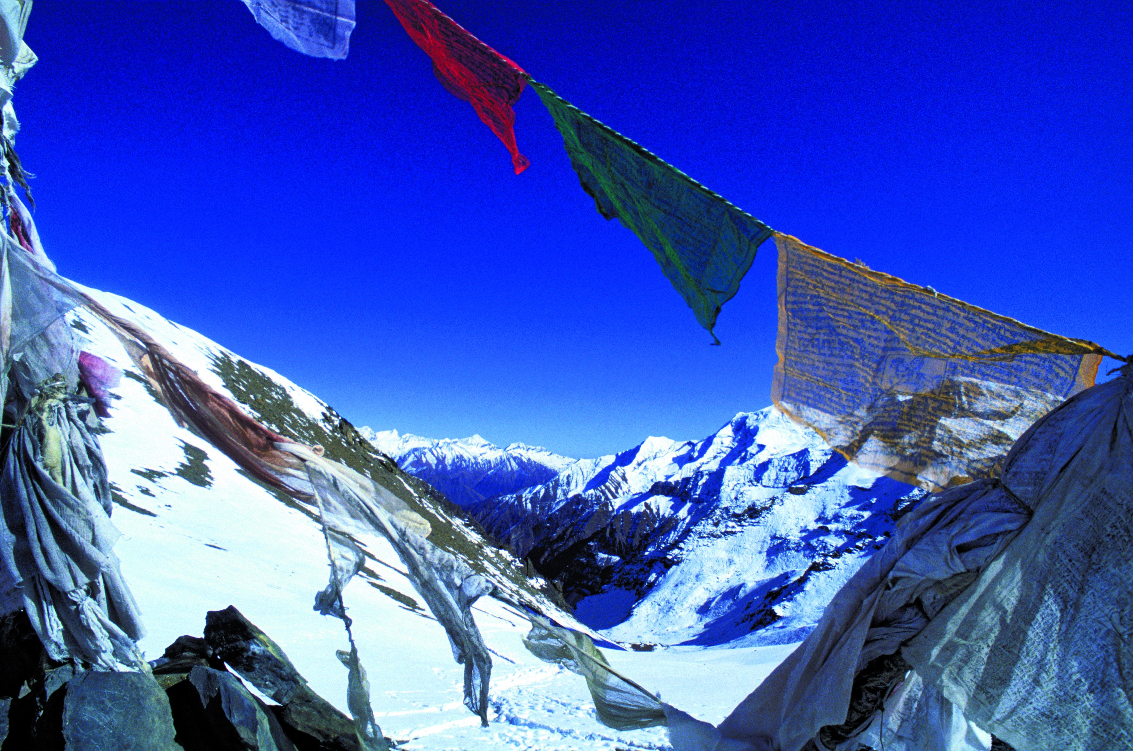 Everest Base Camp Trek - 14 dagen - Dag 3: Phakding naar Namche Bazaar (3440 m - 11283 ft). Wandelafstand: 10 tot 12 km, duur: 6 uur. - Jour 3 : Phakding à Namche Bazaar (3440m-11283) Distance de marche - 10 à 12 km, Durée : 6 heures